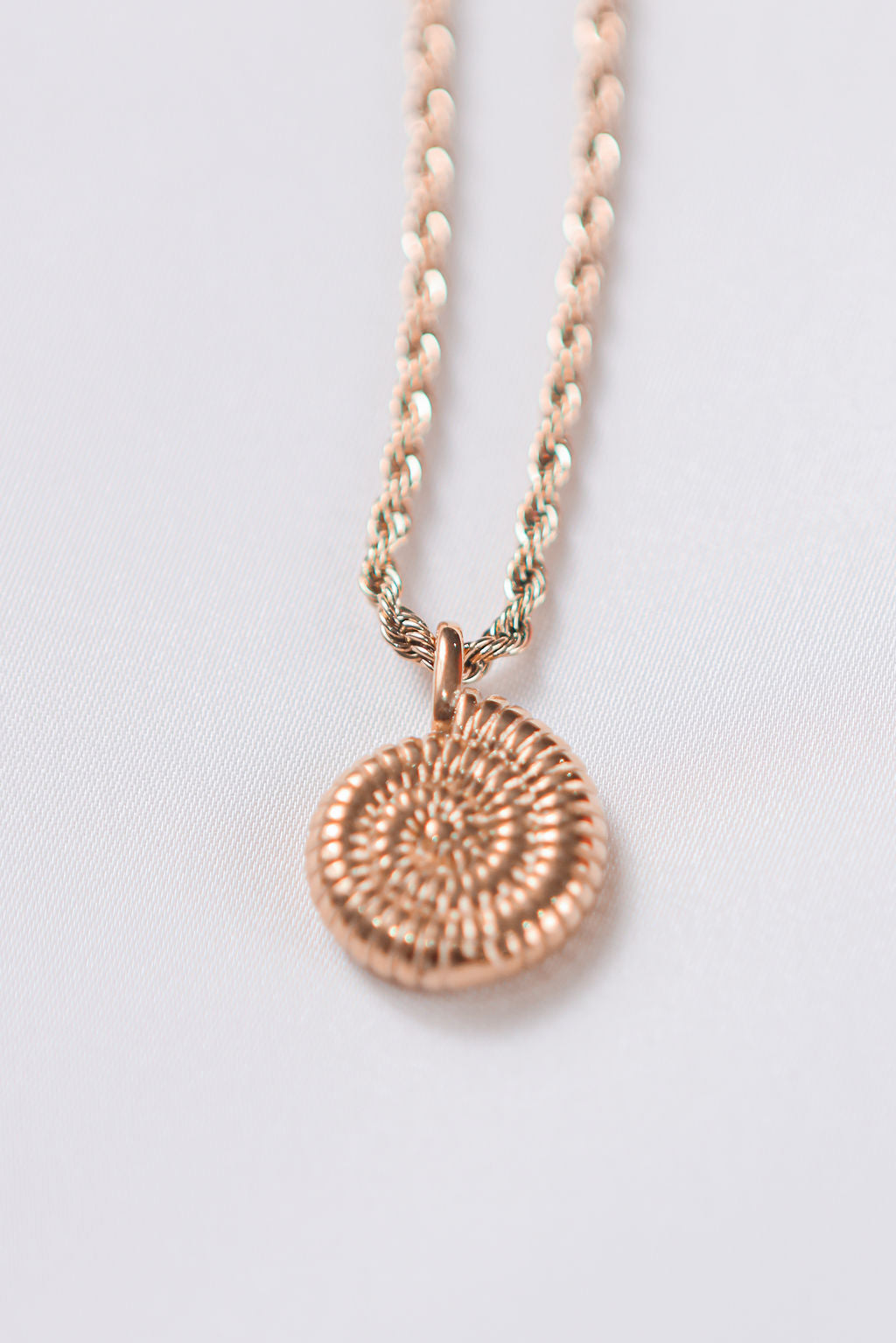 Gold_Spiral_Shell_Waterproof_Necklace