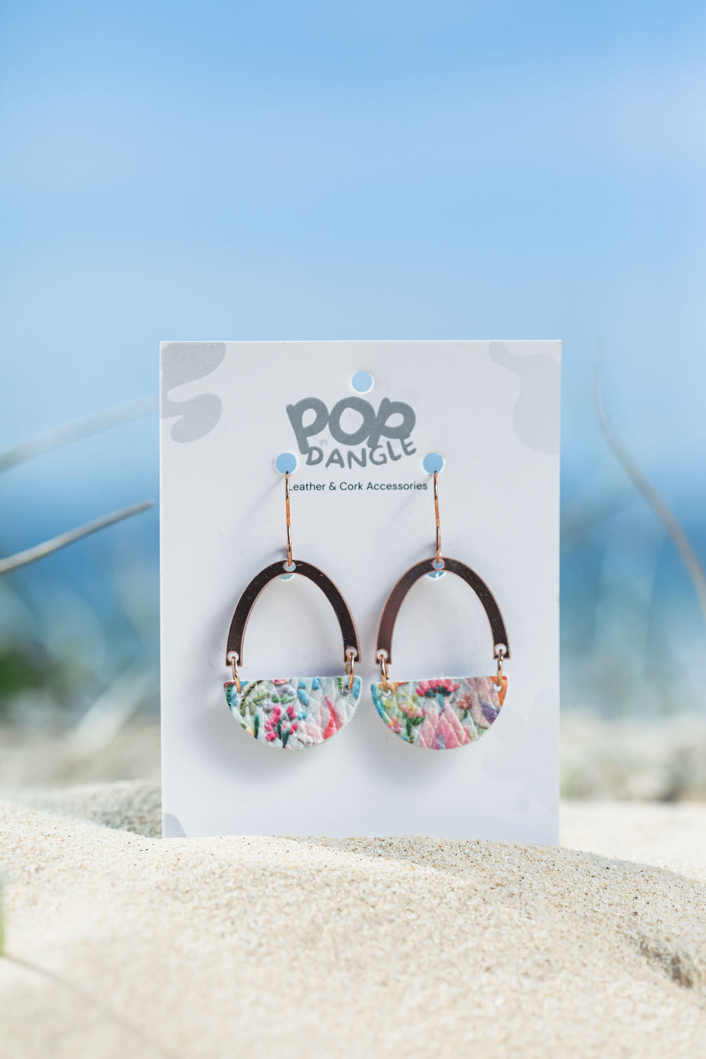 Acrylic Arches Luna s
Shaped Watercolor LDrop Earrings 