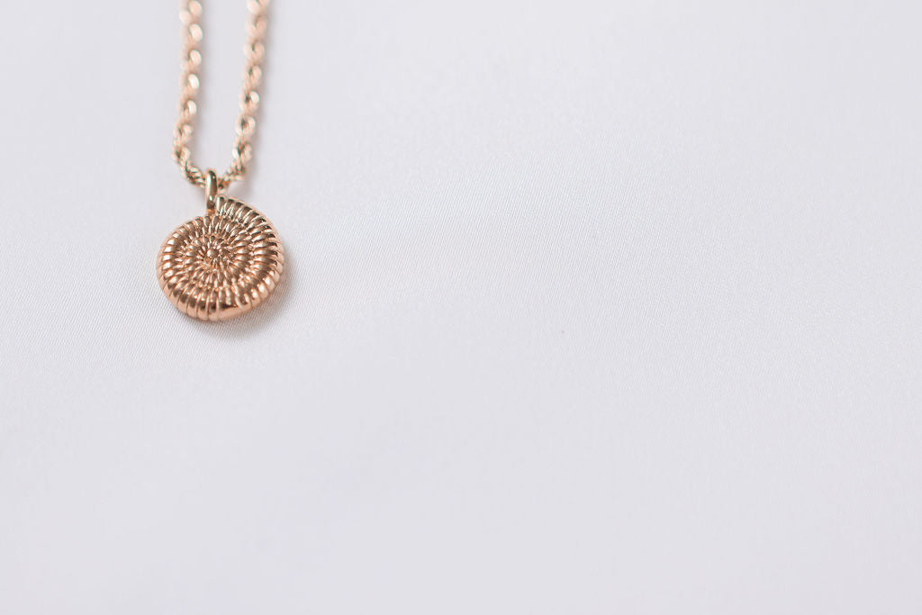 Gold_Spiral_Shell_Waterproof_Necklace