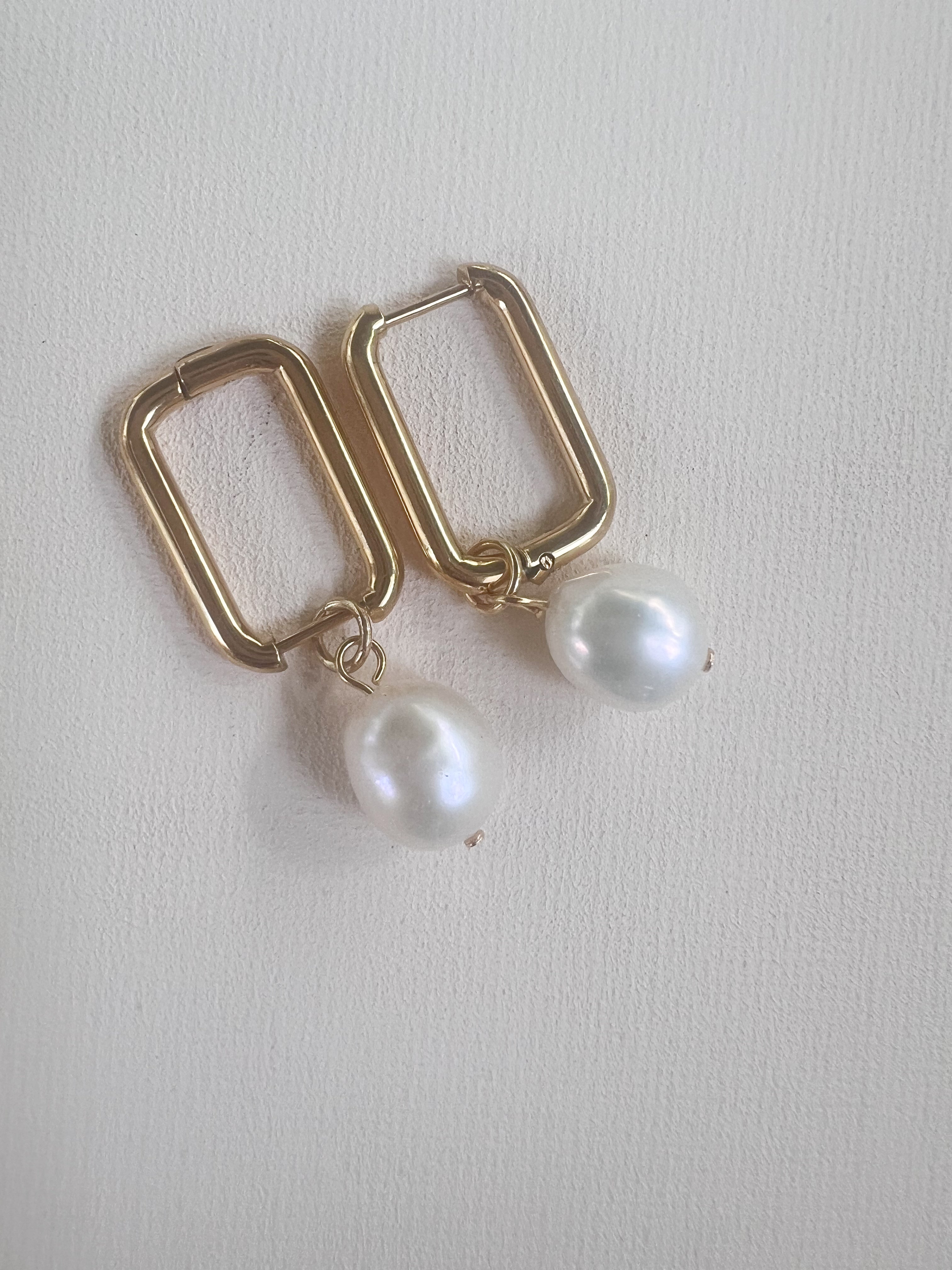 Gold Square Hoops Medium Pearls