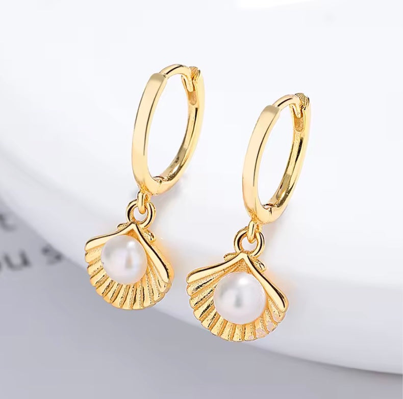 Shell Pearl Earrings – 925 Silver / 18K Gold PVD