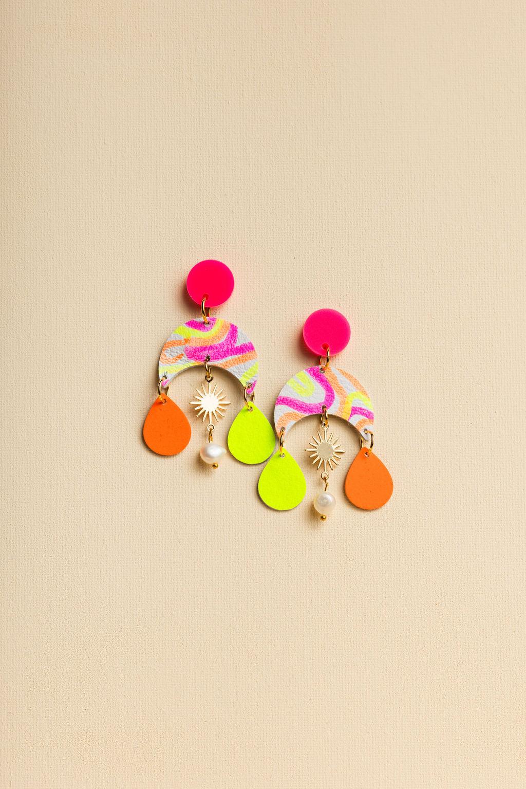 pink Solar clips leather  earrings